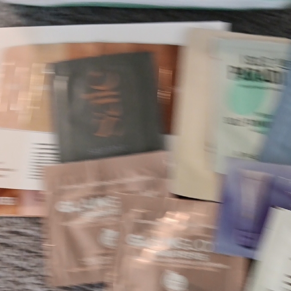 Clinique Green & White Striped Tote with Cosmetic Bag Filled With New Makeup! - Picture 7 of 8